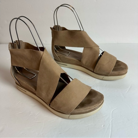 Eileen Fisher Sandals Women's size 9 Gladiator Strappy Comfort Beige Summer - Picture 1 of 9